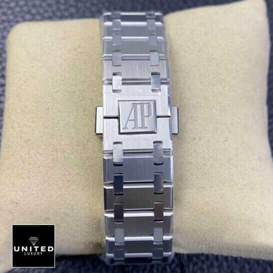 /anwatches_/Audemars-Piguet/Audemars-Piguet/Audemars-Piguet-Royal-Oak-8220-Jumbo-8221-Extra-33.jpg