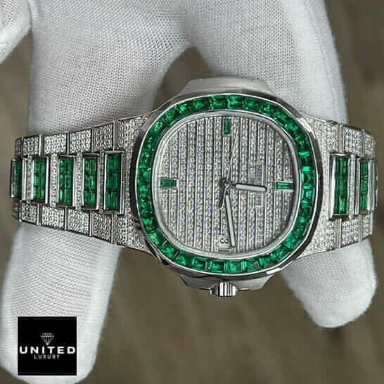 /anwatches_/Patek-Philippe/Patek-Philippe/Patek-Philippe-Nautilus-5711-1300A-8220-Emerald-8.jpg