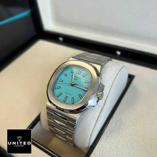 /anwatches_/Patek-Philippe/Patek-Philippe/Patek-Philippe-Nautilus-5711-1A-018-8220-Tiffany-6.jpg