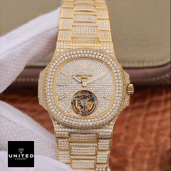 /anwatches_/Patek-Philippe/Patek-Philippe/Patek-Philippe-Nautilus-5711-1A-018-8220-Yellow-12.png