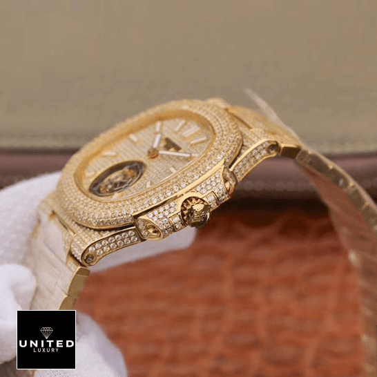 /anwatches_/Patek-Philippe/Patek-Philippe/Patek-Philippe-Nautilus-5711-1A-018-8220-Yellow-8.png